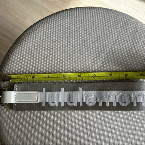 Lululemon Beige Wristlet Pouch + Never Lost Keychain Strap - Picture 12 of 12